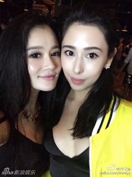 大聆听温主播照片