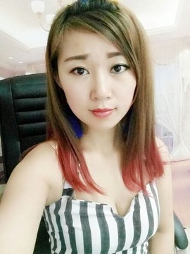 亲切家族主播照片