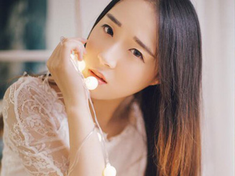 可爱的小桃子海报
