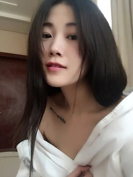 大聆听温主播照片