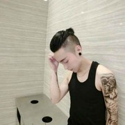 👑麦宝海报