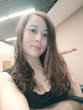 亲切家族主播照片