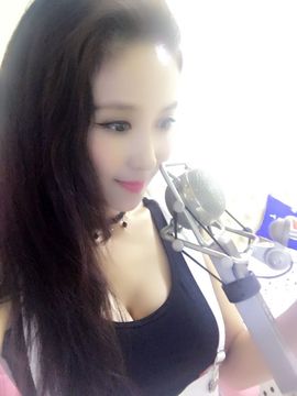 魅丽晴儿主播照片