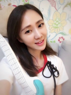 大聆听温主播照片