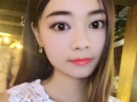 💋-*洛瑾色海报