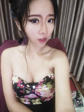 亲切家族主播照片