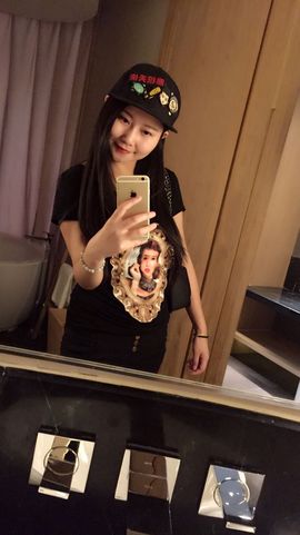 嘚瑟💗主播照片