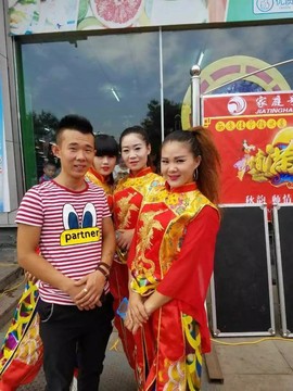 特技火娃大飞主播照片
