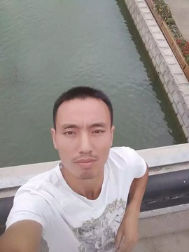 我只是个精神病患者主播照片