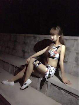 艾欣周一晚上播主播照片