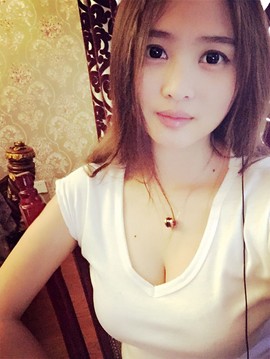 风中的风铃主播照片