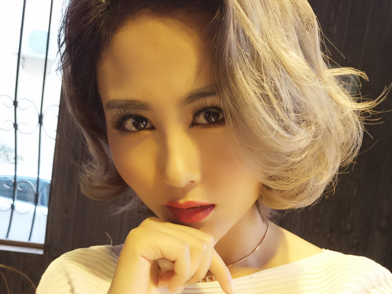 小黑小黑漂亮的小黑的主播海报