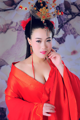 亲切家族主播照片