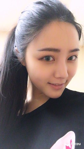 大聆听温主播照片