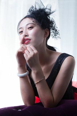 月光小妖精求守护主播照片