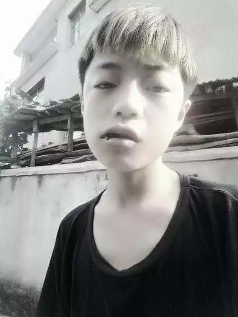 昵称违规，请重新修改的主播照片