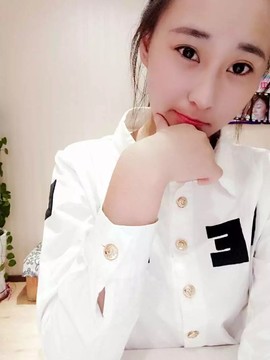 豆豆芯主播照片