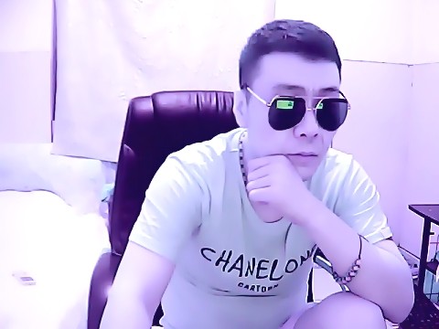 夲人纯属娱乐的主播照片