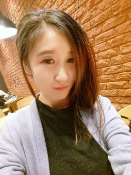 哟哟菇凉主播照片