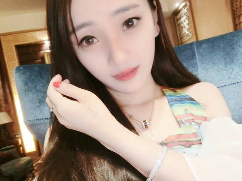 Ula_尤菈的主播海报