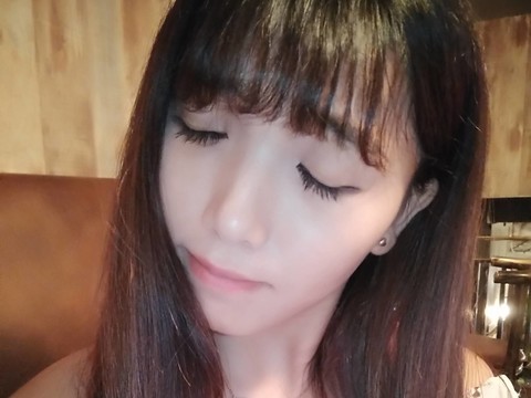 ╭妮丶冷乐观海报