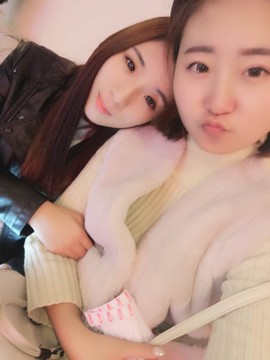 可乐不哭站起来LU主播照片