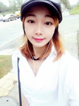白粥小妮子主播照片