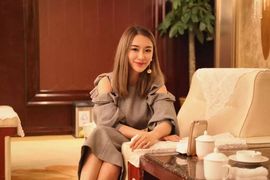 瑞木林莎主播照片