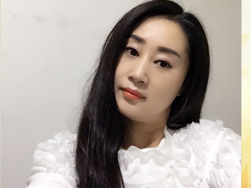 初雨LX.的主播海报