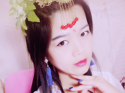 小♔辣椒海报
