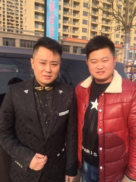 经纪人阿吉主播照片