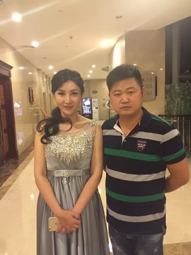 经纪人阿吉主播照片