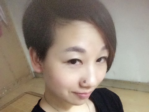 没人疼的小妖精海报
