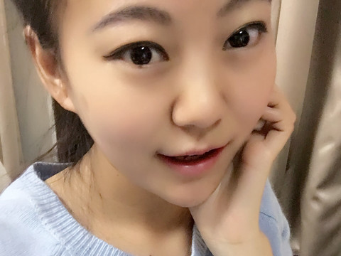 Lucky柠萌i海报