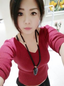 又夏萌宝主播照片