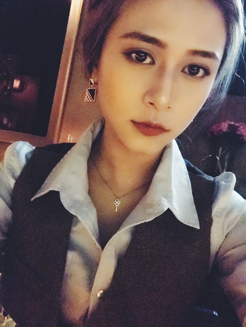 婷宝祝大家新年快乐的主播照片