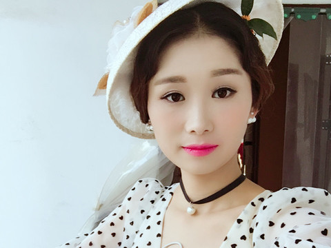 聪聪欧尼💕💕海报