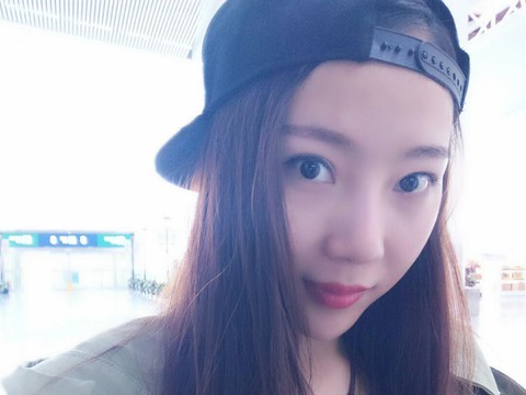 A莫夏🎀海报