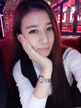 HV丿薇小爷主播照片