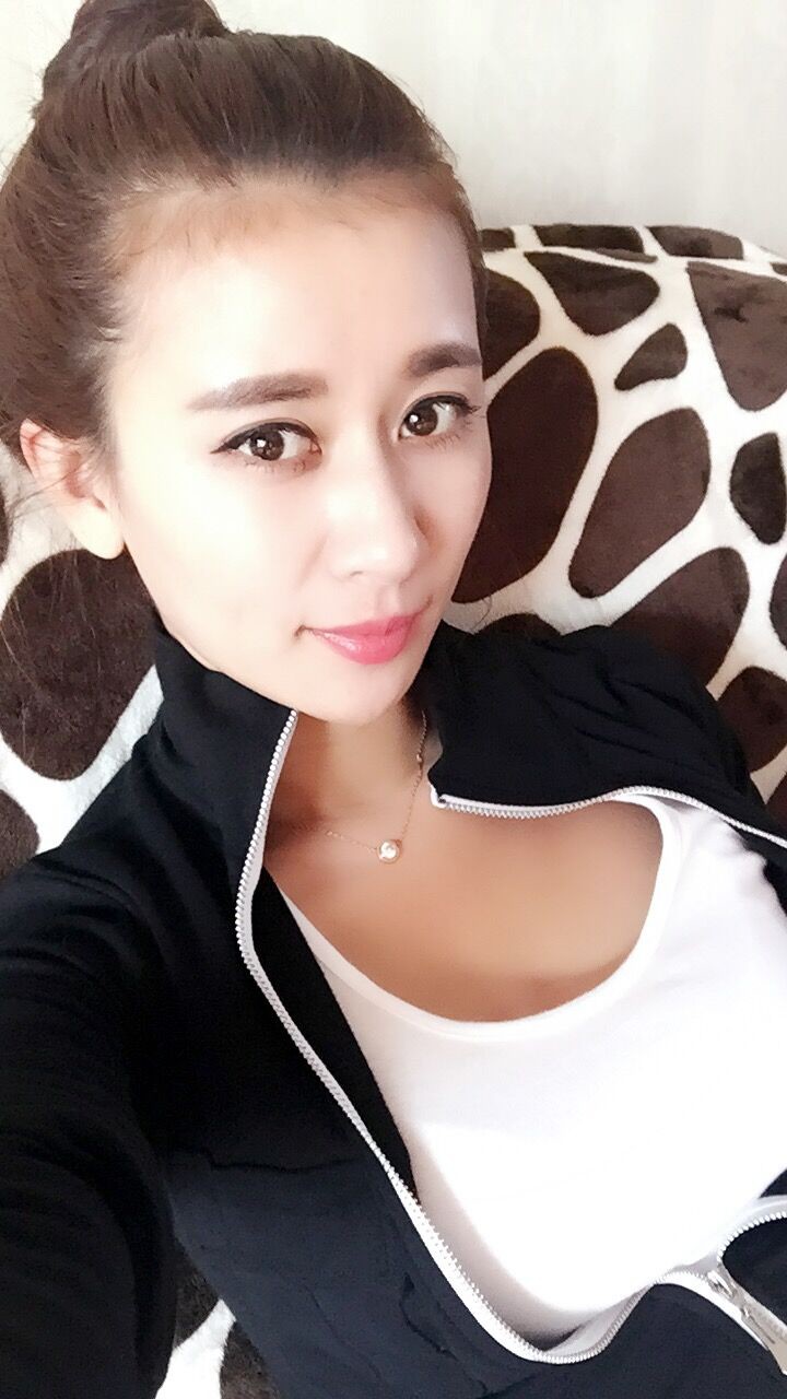 HV丿薇小爷的主播照片