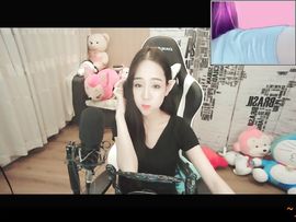 小小凡🎤（8点播）主播照片
