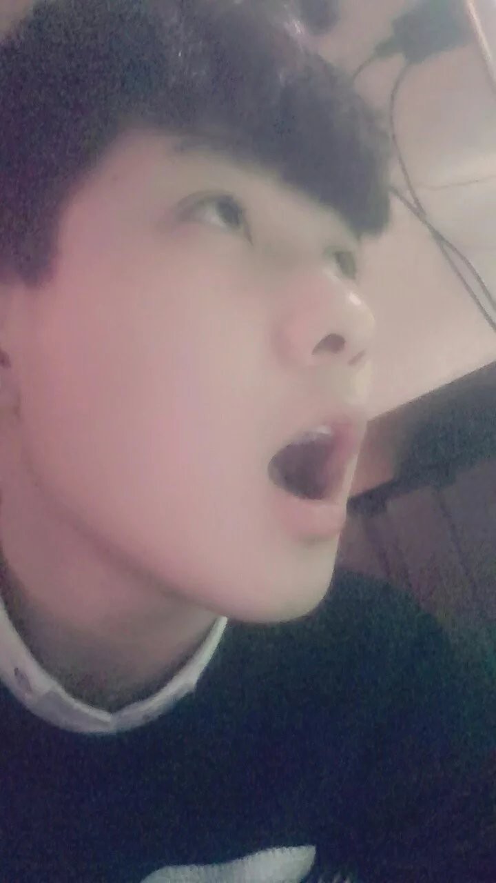 迷嗓虐言的主播照片