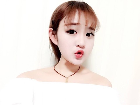 啊甜i海报