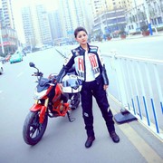 女摩头