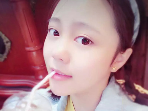 宝儿👑海报
