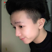 不笑的时候是男神