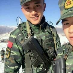 傻拽拽主播照片