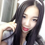素颜女神😘海报