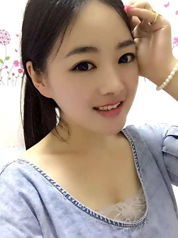 碰你没商量的主播照片