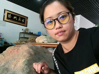 @忘我的主播照片